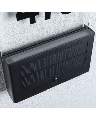 Aplique solar LED 1W IP44 3000K con sensor de anochecer con número casa