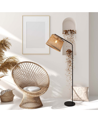 Elegante lámpara de pie articulada de madera y metal con pantalla para bombilla de rosca E27. 