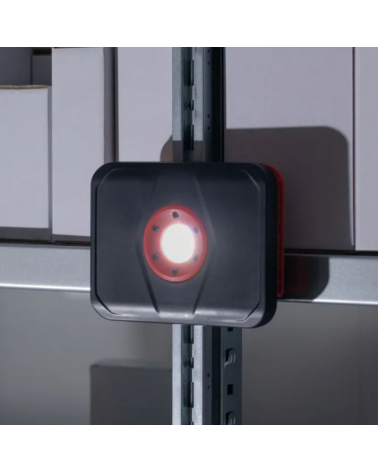 Linterna LED con soporte a batería puerto USB IP65