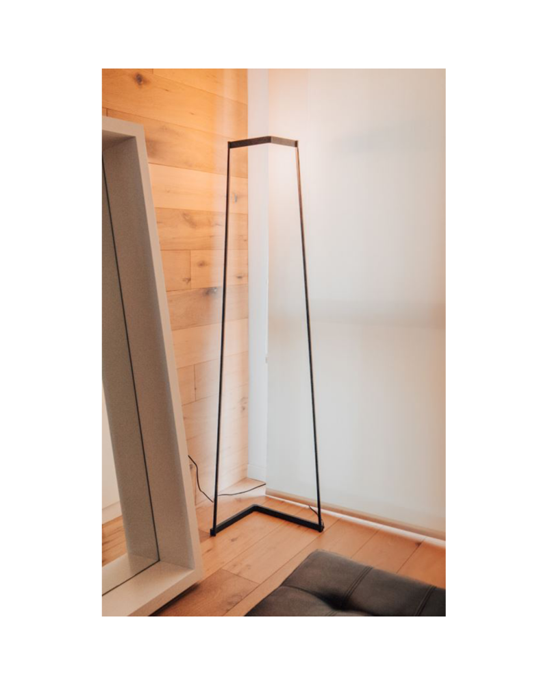 Lámpara de pie 180cm LED de aluminio 20W luz cálida 3000K Regulable