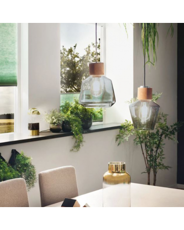 Lámpara de techo de 20,8cm de diámetro con pantalla en vidrio ahumado y metal color negro y corcho 20W E27