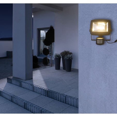 Small solar spotlight 16.5cm LED 500Lm 3500K motion detector with adjustable plate IP44 4.7m cable