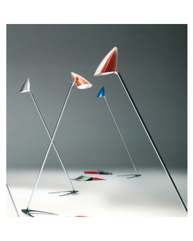 Lámpara de pie de diseño Milan Boomerang cromada 1xE27. Tulipa orientable Altura 139,4cm