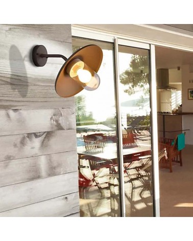 IP54 outdoor wall light in black steel with E27 socket