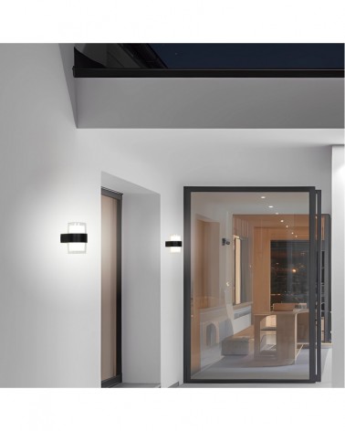 IP54 LED 6W 3000K outdoor wall light with elegant design in black metal and glass