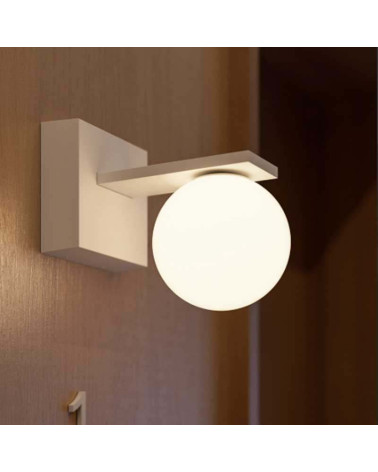 White outdoor wall light with sphere IP54 9W 2700K 3000K 465Lm