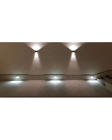 Aplique pared blanco de exterior 10cm Luz superior e inferior LED 6,8W Aluminio  2700k. 480 Lm.