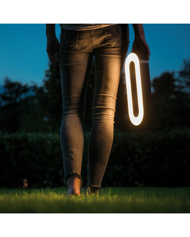 IP44 portable lamp with 3000K dimmable battery