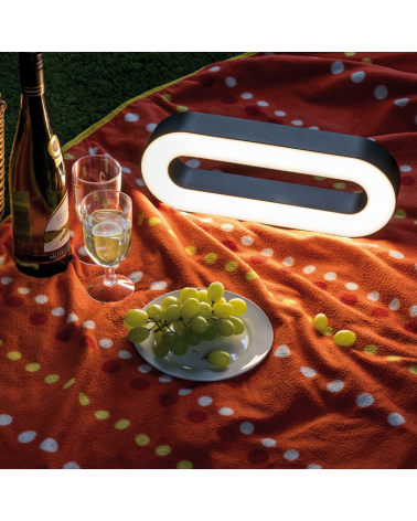 IP44 portable lamp with 3000K dimmable battery