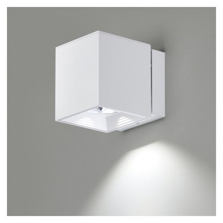 Wall light lower/upper light 8cm aluminum cube LED 9.3W 2700K 665Lm dimmable